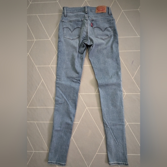 Levi skinny's - Picture 2 of 2